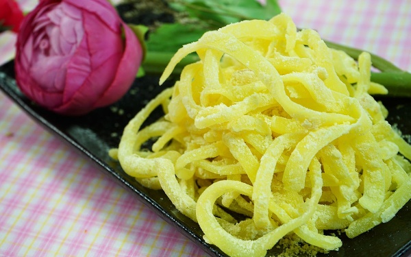 Bảo quản th&agrave;nh phẩm mứt dừa trong tủ lạnh